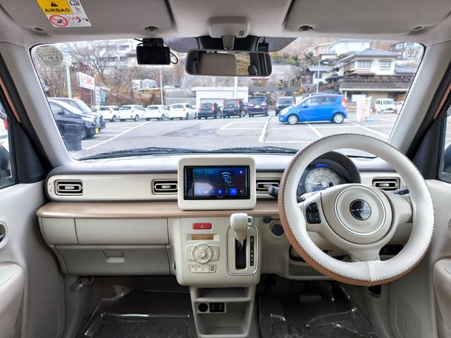 �t�����g�K���X���傫���đO�����F�����ǍD�ł��B����n�X�C�b�`�ނ��g���₷���z�u����Ă��܂��B