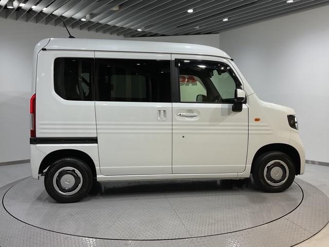 Ｎ－ＶＡＮ＋スタイル ファン　オートマチックハイビーム　車線逸脱警報　ＬＥＤ　イモビライザー　ＡＡＣ　Ｒカメラ　４ＷＤ　横滑り防止機能　パワーウィンドー　ドラレコ　キーフリー　ダブルエアバック　ワンオーナー車　ＡＢＳ　エアバッグ（8枚目）