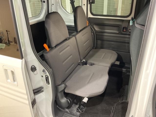 Ｎ－ＶＡＮ＋スタイル ファン　オートマチックハイビーム　車線逸脱警報　ＬＥＤ　イモビライザー　ＡＡＣ　Ｒカメラ　４ＷＤ　横滑り防止機能　パワーウィンドー　ドラレコ　キーフリー　ダブルエアバック　ワンオーナー車　ＡＢＳ　エアバッグ（17枚目）