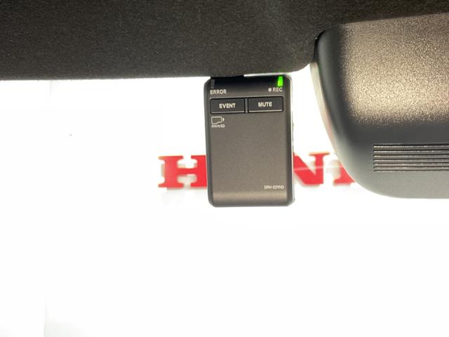 Ｎ－ＢＯＸカスタム ベースグレード　デモカーＵＰ　追従クルコン　Ｂｌｕｅｔｏｏｔｈ接続　ＵＳＢ接続　ＣＭＢＳ　オートＬＥＤ　Ｄレコ　ＬＫＡ　電格ミラー　オートエアコン　スマートキ　ＬＥＤ　盗難防止装置　ＥＴＣ　エアバッグ　バックカメラ（28枚目）