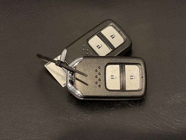 シャトル ハイブリッドZホンダセンシング 【いまコレ+】新品フロアマット 衝突軽減 レーダークルコン カーテンエアバック LEDライト 前席シートヒーター イモビ Bカメラ USB接続 DVD パワーウィンドウ ナビTV 地デジ ETC(33枚目)