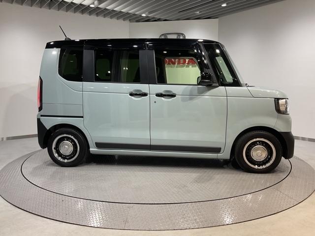 Ｎ－ＢＯＸジョイ ターボ　２トーン　レーダークルーズ　ＬＥＤヘッド　オートエアコン　バックカメラ　両側電動ドア　パワーウィンドウ　キーフリー　シートヒーター　フルセグ　スマートキー　ＤＶＤ　ＶＳＡ　ドライブレコーダー　デモカー（8枚目）