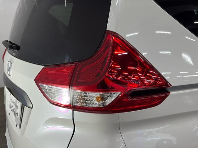 ���F���������e�[�������v�B�㑱�Ԃɂ����݂��A�s�[���B