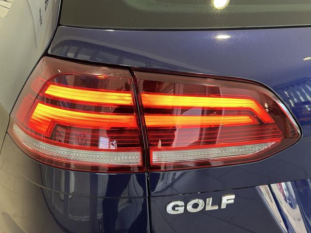ゴルフヴァリアント ＴＳＩハイライン　マイスター　ＡＣＣ　レーンキープアシスト　プレミアムサウンドシステムＤＹＮＡＵＤＩＯ　オートホールド機能　デジタルメータークラスター　レザーシート　シートヒーター　リヤビューカメラブラインドスポットディテクション（10枚目）