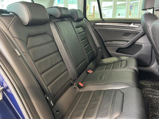 ゴルフヴァリアント ＴＳＩハイライン　マイスター　ＡＣＣ　レーンキープアシスト　プレミアムサウンドシステムＤＹＮＡＵＤＩＯ　オートホールド機能　デジタルメータークラスター　レザーシート　シートヒーター　リヤビューカメラブラインドスポットディテクション（24枚目）