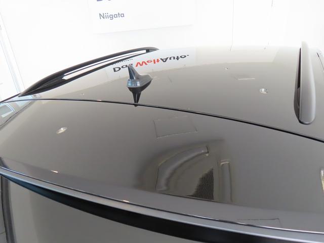 Ｔ－ロック ＴＳＩ　ブラックスタイル　ＡＣＣ　レーンキープアシスト　ＬＥＤマトリックスヘッドライトＩＱＬｉｇｈｔ　オートホールド機能　パワーテールゲート　インテリアアンビエントライト　デジタルメータークラスター　１８インチアルミホイール（11枚目）