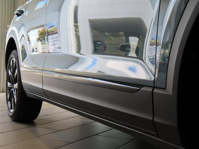 Ｔ－ロック ＴＳＩ　ブラックスタイル　ＡＣＣ　レーンキープアシスト　ＬＥＤマトリックスヘッドライトＩＱＬｉｇｈｔ　オートホールド機能　パワーテールゲート　インテリアアンビエントライト　デジタルメータークラスター　１８インチアルミホイール（13枚目）