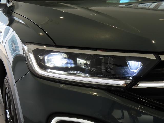 Ｔ－ロック ＴＳＩ　ブラックスタイル　ＡＣＣ　レーンキープアシスト　ＬＥＤマトリックスヘッドライトＩＱＬｉｇｈｔ　オートホールド機能　パワーテールゲート　インテリアアンビエントライト　デジタルメータークラスター　１８インチアルミホイール（17枚目）