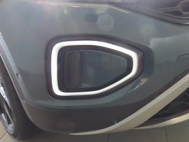 Ｔ－ロック ＴＳＩ　ブラックスタイル　ＡＣＣ　レーンキープアシスト　ＬＥＤマトリックスヘッドライトＩＱＬｉｇｈｔ　オートホールド機能　パワーテールゲート　インテリアアンビエントライト　デジタルメータークラスター　１８インチアルミホイール（19枚目）