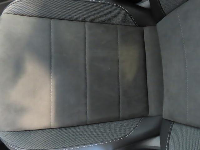 Ｔ－ロック ＴＳＩ　ブラックスタイル　ＡＣＣ　レーンキープアシスト　ＬＥＤマトリックスヘッドライトＩＱＬｉｇｈｔ　オートホールド機能　パワーテールゲート　インテリアアンビエントライト　デジタルメータークラスター　１８インチアルミホイール（25枚目）