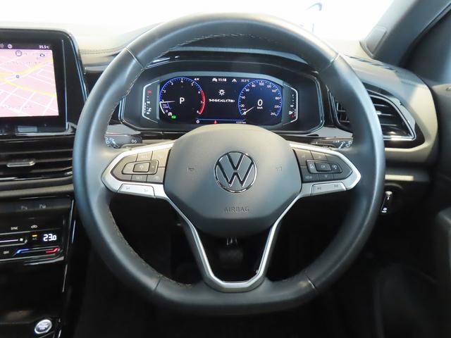 Ｔ－ロック ＴＳＩ　ブラックスタイル　ＡＣＣ　レーンキープアシスト　ＬＥＤマトリックスヘッドライトＩＱＬｉｇｈｔ　オートホールド機能　パワーテールゲート　インテリアアンビエントライト　デジタルメータークラスター　１８インチアルミホイール（30枚目）