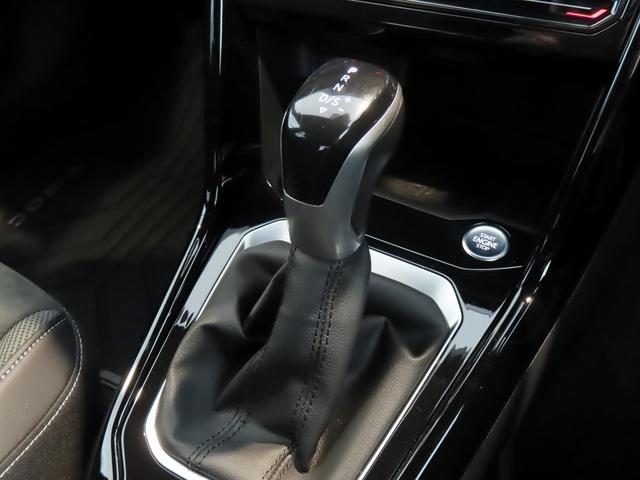 Ｔ－ロック ＴＳＩ　ブラックスタイル　ＡＣＣ　レーンキープアシスト　ＬＥＤマトリックスヘッドライトＩＱＬｉｇｈｔ　オートホールド機能　パワーテールゲート　インテリアアンビエントライト　デジタルメータークラスター　１８インチアルミホイール（41枚目）