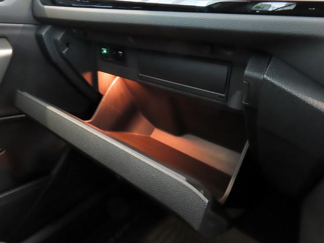 Ｔ－ロック ＴＳＩ　ブラックスタイル　ＡＣＣ　レーンキープアシスト　ＬＥＤマトリックスヘッドライトＩＱＬｉｇｈｔ　オートホールド機能　パワーテールゲート　インテリアアンビエントライト　デジタルメータークラスター　１８インチアルミホイール（45枚目）