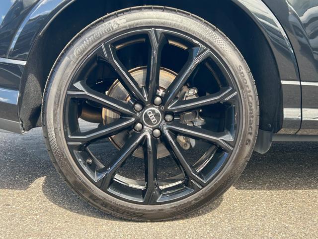 RS Q3 ベースグレード B&O RSスポーツエキゾーストシステム RSダンピングコントロールサスペンション RSデザインパッケージ ブラックスタイリング マトリクスLED ワイヤレスチャージング(10枚目)