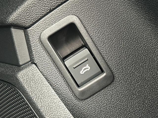 Ａ３セダン ３０ＴＦＳＩアドバンスド　ナビゲーションパッケージ　コンビニエンス＆アシスタンスパッケージ　サラウンドビューカメラ（39枚目）