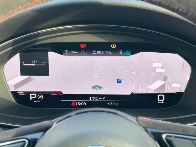 RS5スポーツバック ベースグレード デザインパッケージレッド スポーツエグゾースト カーボンスタイリング カラードブレーキキャリパーレッド スマートフォンワイヤレスチャージング パークアシスト(37枚目)