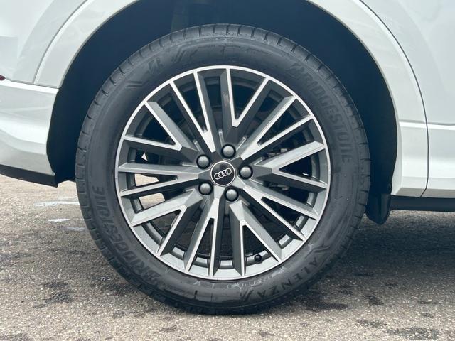 Ｑ３ ３５ＴＦＳＩアドバンスド　コンビニエンス＆アシスタンスパッケージ　ＴＶチューナー　ラグジュアリーパッケージ　スマートフォンインターフェイス　ワイヤレスチャージング（10枚目）