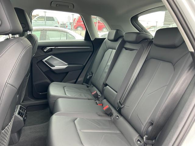 Ｑ３ ３５ＴＦＳＩアドバンスド　コンビニエンス＆アシスタンスパッケージ　ＴＶチューナー　ラグジュアリーパッケージ　スマートフォンインターフェイス　ワイヤレスチャージング（46枚目）