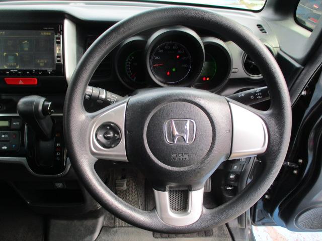 走行中もしもの時に安心エアバッグ装備！