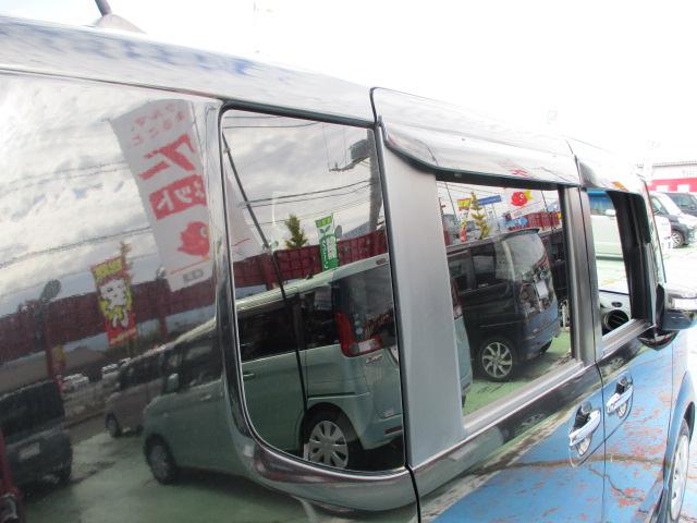 お得なプライバシーガラスです！プライバシーガラスですと燃費向上にも繋がるので経済的です！