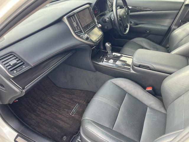 クラウン アスリートＧ　モデリスタフルエアロ・ＢＢＳアルミ・純正ＨＤＤナビ・フルセグ・Ｂｌｕｅｔｏｏｔｈ・バックカメラ・ＥＴＣ・黒革シート・パワーシート・シートベンチレーション・純正エンジンスターター・スペアキー・純正アルミ（12枚目）