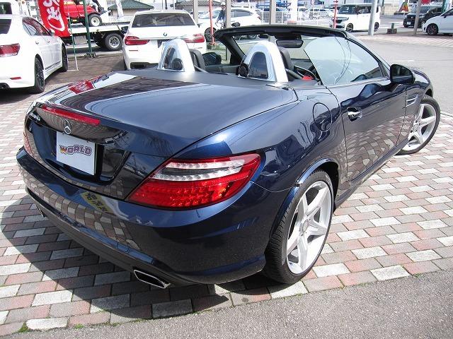 ＳＬＫ ＳＬＫ２００エクスクルーシブ　レーダセーフティーｐｋｇ　ＡＭＧ１８ＡＷ　黒革シート　キセノンライト　キーレスゴー　プッシュスタート　シートヒーター　クルーズコントロール　純正ナビＴＶ　ドライブレコーダー　ＥＴＣ　禁煙車（11枚目）