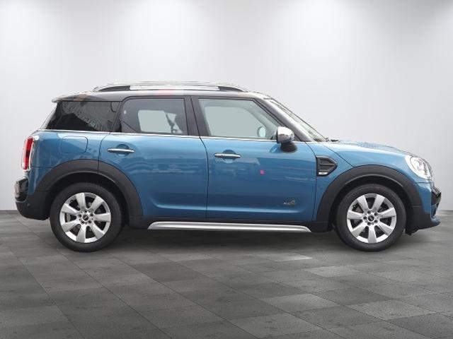 ＭＩＮＩ クーパーＤ　クロスオーバー　オール４　４ＷＤ　ＡＣＣ　リアＰＤＣ　シートヒーター　電動Ｒゲート（4枚目）