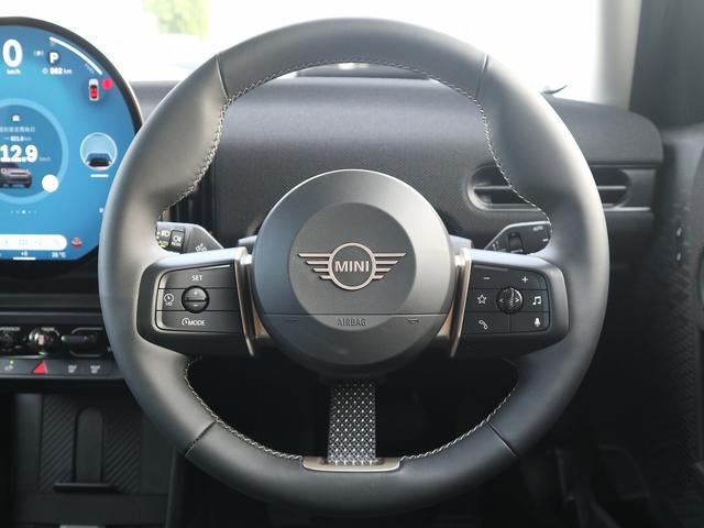 ＭＩＮＩ クーパーＳ　５ドア　ＤＣＴ　ＡＣＣ　トップビュー　ヘッドアップＤ　シート・ステアリングヒーター（8枚目）
