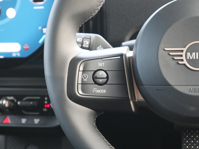 ＭＩＮＩ クーパーＳ　５ドア　ＤＣＴ　ＡＣＣ　トップビュー　ヘッドアップＤ　シート・ステアリングヒーター（9枚目）