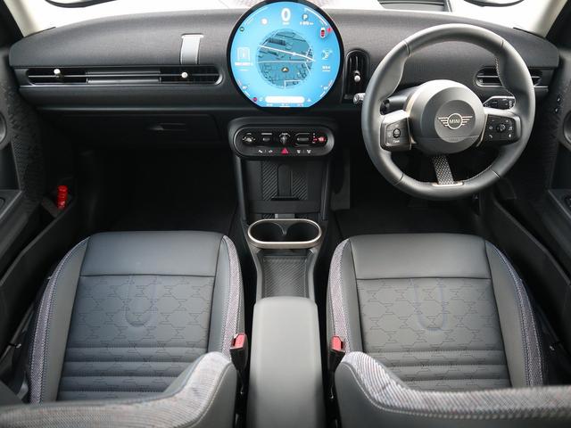 ＭＩＮＩ クーパーＣ　５ドア　ＤＣＴ　ＡＣＣ　前後ＰＤＣ　シート・ステアリングヒーター（6枚目）