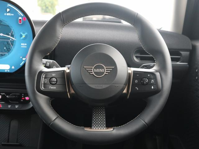 ＭＩＮＩ クーパーＣ　５ドア　ＤＣＴ　ＡＣＣ　前後ＰＤＣ　シート・ステアリングヒーター（7枚目）
