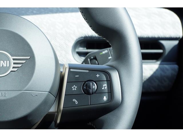 ＭＩＮＩ クーパーＳ　クラシック・トリム　５ドア　ＤＣＴ　黒革　ＡＣＣ　トップビュー　前後ＰＤＣ　ヘッドアップＤ　シート・ステアリングヒーター（10枚目）