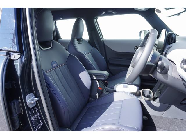 ＭＩＮＩ クーパーＳ　クラシック・トリム　５ドア　ＤＣＴ　黒革　ＡＣＣ　トップビュー　前後ＰＤＣ　ヘッドアップＤ　シート・ステアリングヒーター（17枚目）