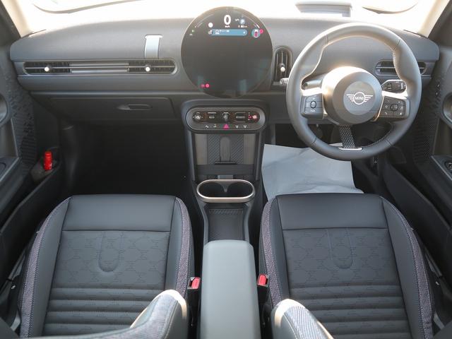 ＭＩＮＩ クーパーＳ　クラシック・トリム　５ドア　ＤＣＴ　ＡＣＣ　トップビュー　前後ＰＤＣ　ヘッドアップＤ　シート・ステアリングヒーター（7枚目）