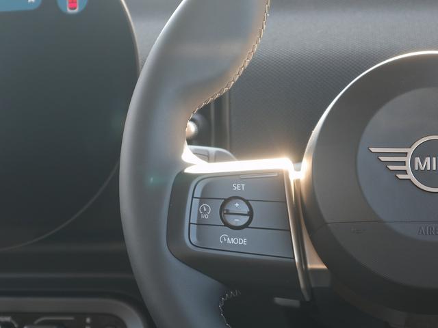 ＭＩＮＩ クーパーＳ　クラシック・トリム　５ドア　ＤＣＴ　ＡＣＣ　トップビュー　前後ＰＤＣ　ヘッドアップＤ　シート・ステアリングヒーター（9枚目）