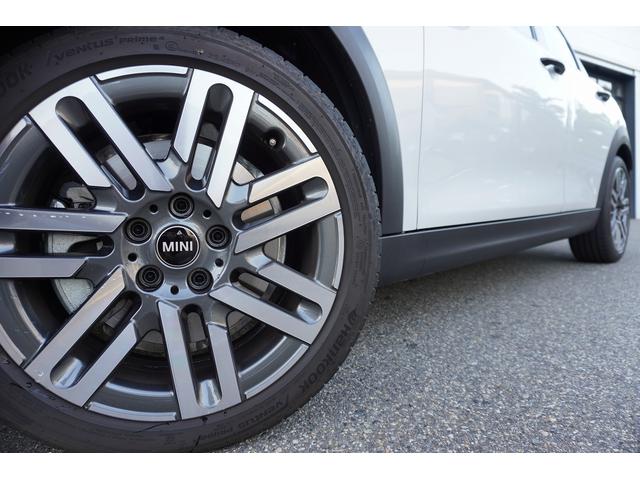 ＭＩＮＩ クーパーＳ　クラシック・トリム　５ドア　ＤＣＴ　ＡＣＣ　トップビュー　前後ＰＤＣ　ヘッドアップＤ　シート・ステアリングヒーター（26枚目）