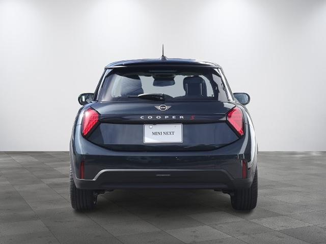 ＭＩＮＩ クーパーＳ　クラシック・トリム　３ドア　ＤＣＴ　ＡＣＣ　全周囲カメラ　前後ＰＤＣ（3枚目）