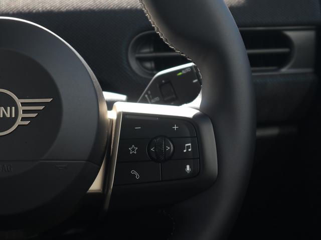 ＭＩＮＩ クーパーＳ　クラシック・トリム　３ドア　ＤＣＴ　ＡＣＣ　全周囲カメラ　前後ＰＤＣ（10枚目）