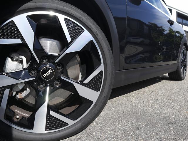 ＭＩＮＩ クーパーＳ　クラシック・トリム　３ドア　ＤＣＴ　ＡＣＣ　全周囲カメラ　前後ＰＤＣ（28枚目）