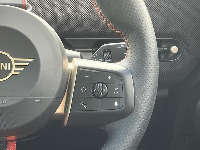 ＭＩＮＩ ＪＣＷ　エースマンＥ　ジョンクーパーワークス・トリム　ＡＣＣ　全周囲カメラ　パノラマサンルーフ（10枚目）
