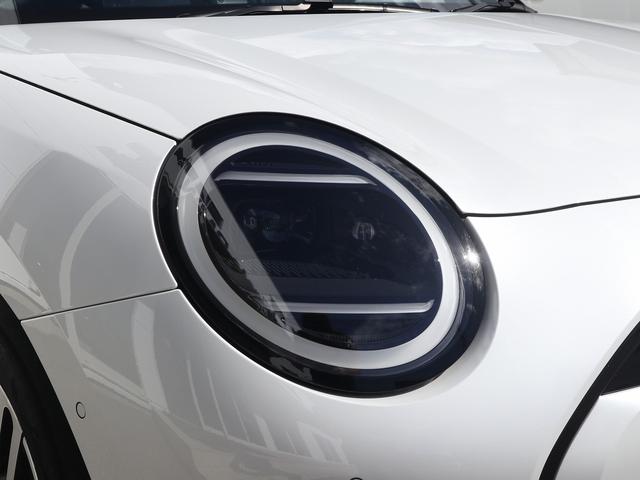 ＭＩＮＩ クーパーＳＥ　３ドア　ＡＣＣ　全周囲カメラ　前後ＰＤＣ（4枚目）