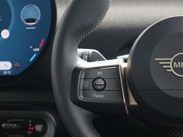 ＭＩＮＩ クーパーＳＥ　３ドア　ＡＣＣ　全周囲カメラ　前後ＰＤＣ（9枚目）