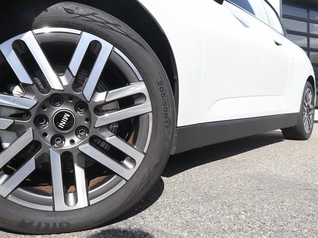 ＭＩＮＩ クーパーＳＥ　３ドア　ＡＣＣ　全周囲カメラ　前後ＰＤＣ（27枚目）