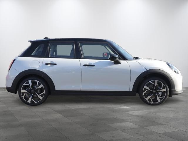 MINI クーパーS クラシック・トリム 5ドア DCT ACC ヘッドアップD トップビュー 前後PDC シート・ステアリングヒーター(5枚目)