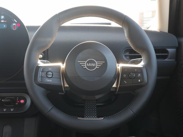 MINI クーパーS クラシック・トリム 5ドア DCT ACC ヘッドアップD トップビュー 前後PDC シート・ステアリングヒーター(8枚目)