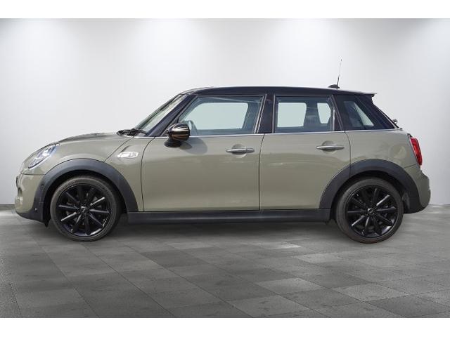 MINI クーパーSD 5ドア ACC 純正Bカメラ 前後PDC ミラーETC(4枚目)