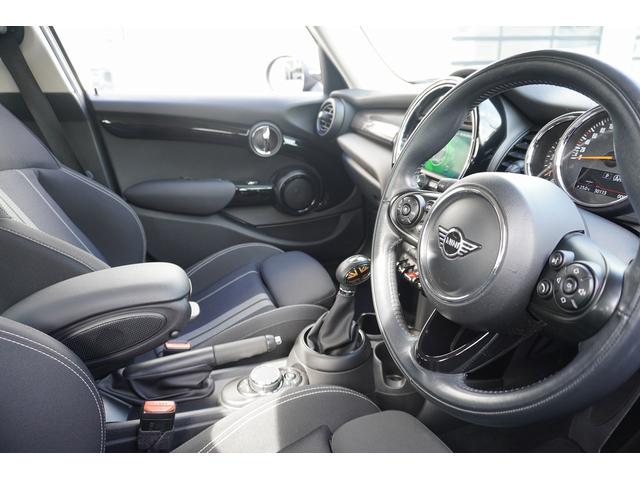 MINI クーパーSD 5ドア ACC 純正Bカメラ 前後PDC ミラーETC(18枚目)