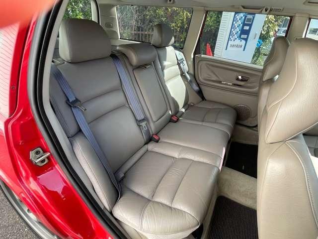 V70 2.5 20V 本革・社外ナビ・ウッドパネル・社外18インチAW(15枚目)