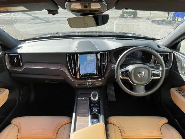 XC60 リチャージアルティメトT6AWDプラグインハイブリド 4WD エアサス・サンルーフ・アンバーレザー・純正ドラレコ・Googleシステム搭載・シートヒーター・シートベンチレーション・ステアリングヒーター・ヘッドアップディスプレイ・ACC・パイロットアシスト(3枚目)