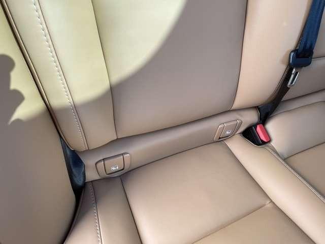 XC60 リチャージアルティメトT6AWDプラグインハイブリド 4WD エアサス・サンルーフ・アンバーレザー・純正ドラレコ・Googleシステム搭載・シートヒーター・シートベンチレーション・ステアリングヒーター・ヘッドアップディスプレイ・ACC・パイロットアシスト(23枚目)